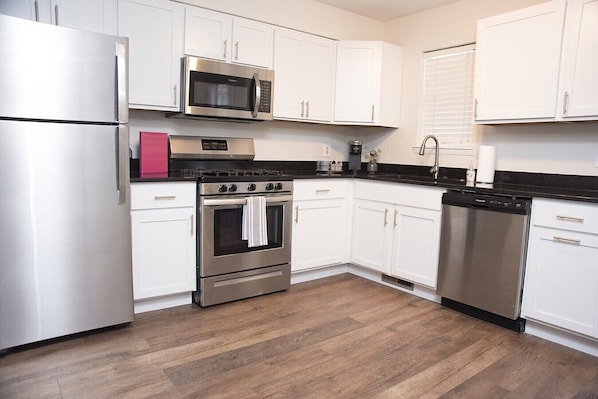 Brand new remodeled kitchen! 