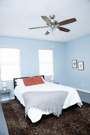 Primary bedroom *** This has been updated with a King size bed and the photo needs to be updated. 