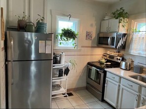 Small but equipped kitchen with Standard Coffee Maker & Dishwasher