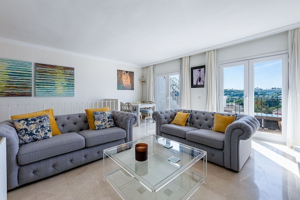 Holiday Townhouse in Aloha Pueblo, Marbella
