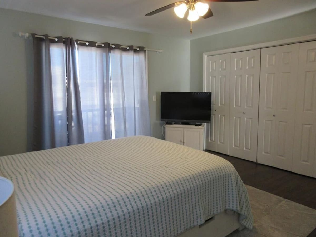 Single family on the ocean side block in Brant Beach. Very nicely appointed!