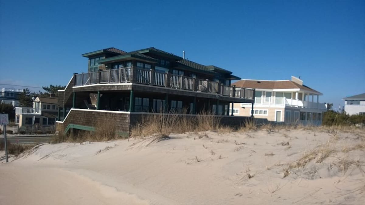 VIEWS, VIEWS, VIEWS FROM THIS 2ND FLOOR OCEAN FRONT DUPLEX!