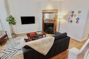 Living room with plenty of room for everyone