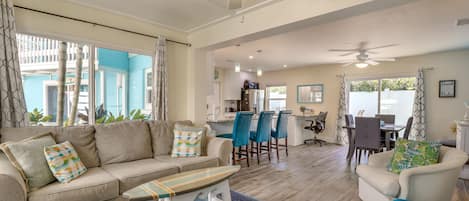 Siesta Key Vacation Rental | 2BR | 1BA | Step-Free Access | 1,000 Sq Ft