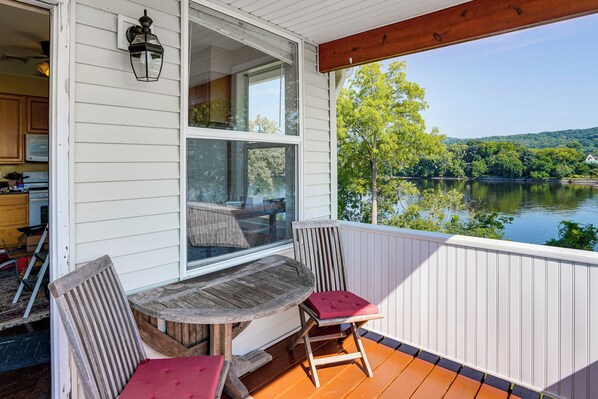 Waterford Vacation Rental | 2BR | 1BA | Stairs Required | 1,200 Sq Ft