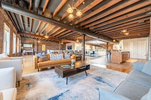 Embrace the comfort of Super Stays, your gateway to unique things to do in Louisville and one of the best bachelor party destinations in the city.