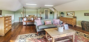 Upper level over the kitchen 2 Bedroom Suite with King Bed