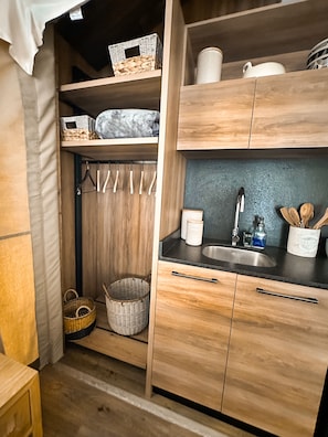 Schrank