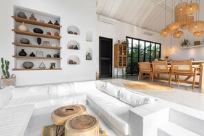 The ultimate Luxury Canggu Bali Villa.  Sunken living room and feature wall that is amazing for photoshoots.  Free streaming Netflix and business grade high speed WiFi.