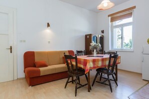 Dining room 1