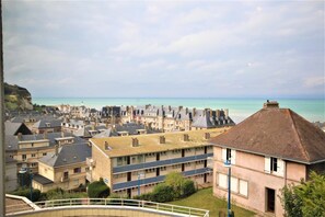 Beach/ocean view