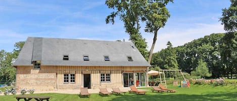 Gîte 10 personnes, grand jardin clos, à 5mn de la plage de St Valery en Caux