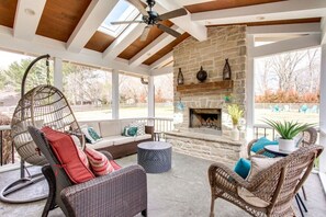 Screened in back porch.