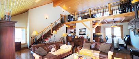 Enjoy your time in Teton Valley staying in this beautiful home, with a wonderful open layout to enjoy the company of friends and family.