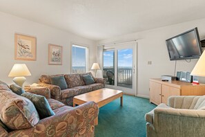 Living Room w/TV