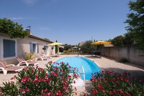 Holiday rental L'ISLE-SUR-LA-SORGUE villa for rent garden