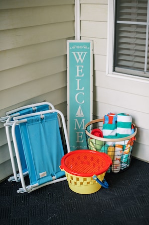 With the beautiful Isle of Palms beach located less than 4 miles from your doorstep, we've mad sure you'll have everything  you'll need to spend plenty of time in the sun, sand, and waves!