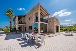 Luxus traditionelle Finca zu vermieten in Alcudia Mallorca