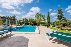 Villa mit großem Pool und großzügigen Terrassen Mallorca