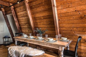 Dining area with seating for 6.