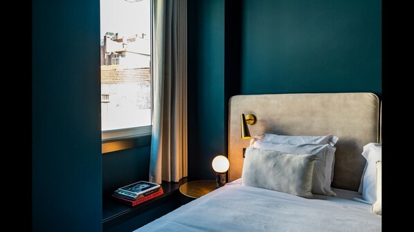 Beautiful bedroom area with a cozy mattress and pillows. Clean linen included! #lovelystay #rest