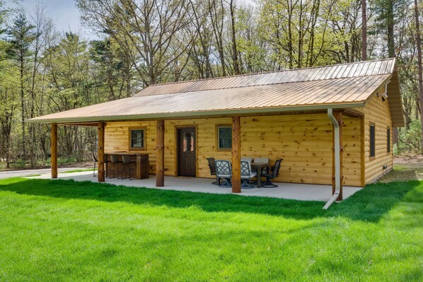 Hatfield Vacation Rental | 3BR | 2BA | 1,680 Sq Ft | Step-Free Access