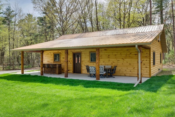 Hatfield Vacation Rental | 3BR | 2BA | 1,680 Sq Ft | Step-Free Access