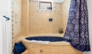 03.Bathtub
