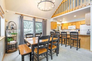 Enjoy the large dinning table with seating for 8 + the 4 breakfast bar stools at the kitchen counter.
