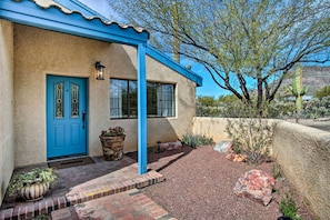 Front Entrance | Keyless Entry