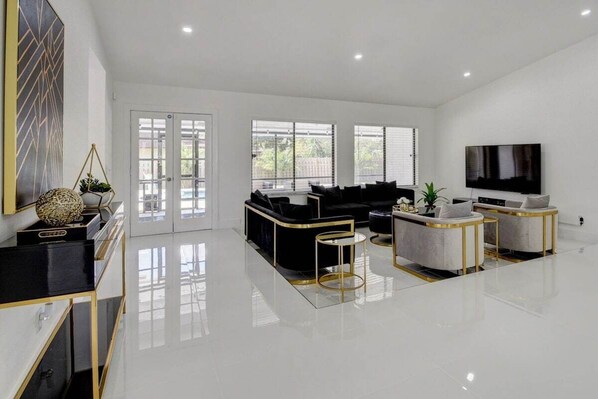 First impression family room foyer 