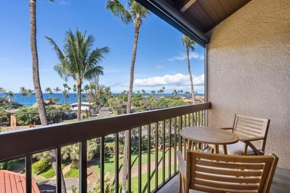 Private lanai viewing NW