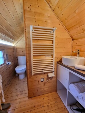 Kota Canada jacuzzi privatif salle d'eau