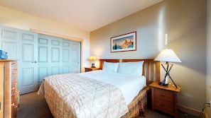 Furniture, Bedroom, Room, Indoors, Bed