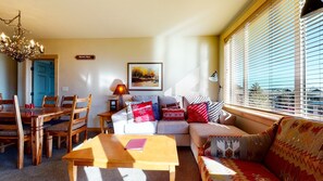 Living Room, Room, Indoors, Chair, Furniture