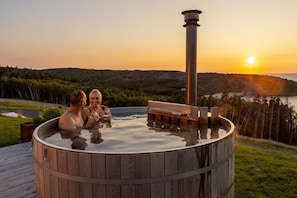 Cedar Cottage Hot Tub