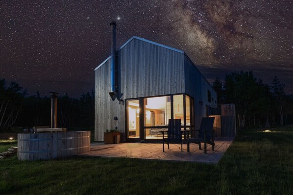 Starry Night - Hot Tub - New Moon