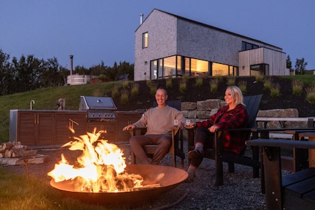 Shared outdoor kitchen and 2 Firebowls