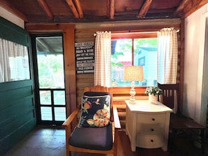 Sunny and cozy in Wilderness Bay Cabin #2