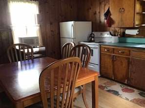 Cedar Cottage kitchen and dining