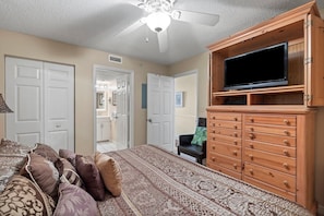 Indoors,Screen,Home Decor,Entertainment Center,TV