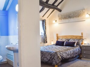 Double bedroom | Weavers Cottage, Holmfirth