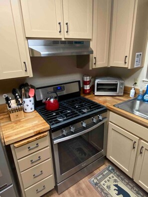 The kitchen is stocked with everything you need for baking, roasting, frying, etc. Spices, olive oil, balsamic vinegar, salt/pepper, are always stocked too.