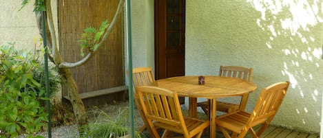 Terrasse avec Salon de jardin 