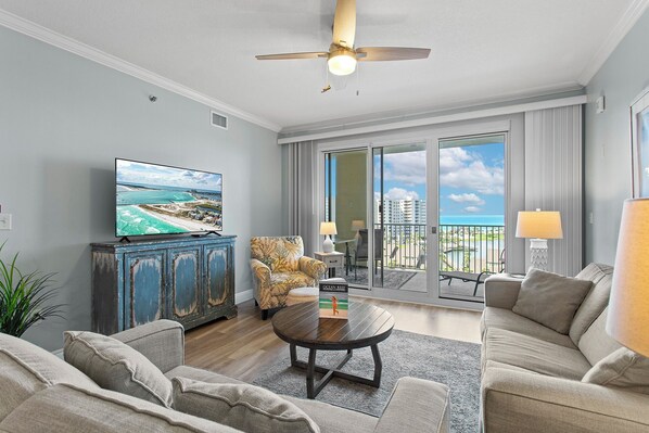 Ariel Dunes II 809 Living Room