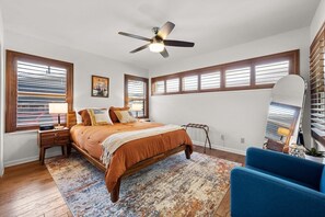 Guest bedroom queen bed 