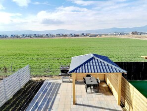 屋外ダイニングエリア