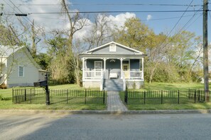 Cottage Exterior | Single-Story Home | Alley Parking (2 Vehicles)