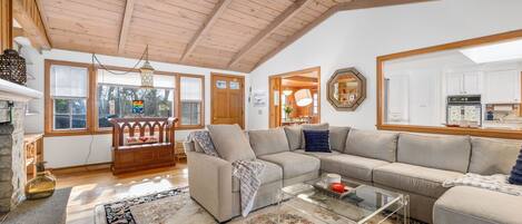 Open and inviting living space - 20 Vacation Lane Harwich Cape Cod - At Last - NEVR