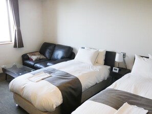 ・[Western-style twin DX] A room with a great view on the 4th floor.
